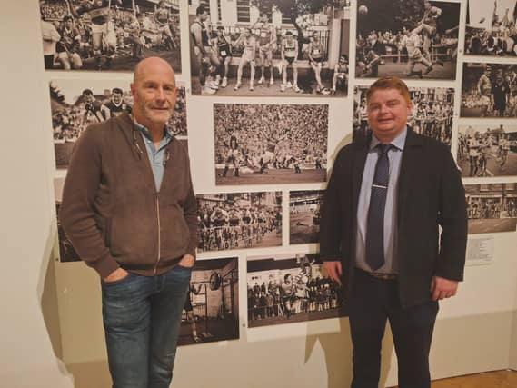 Cllr John O'Heney was delighted to pick up a print of John D Kelly's famous Nicky English picture that captured a huge moment in Tipperary hurling at the closure of the Visual Emotion exhibition