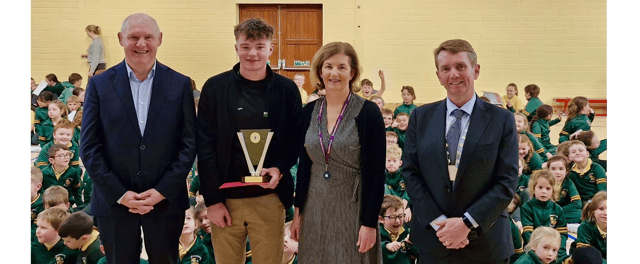 World champion Donnacha Keeley at Clerihan National School with Cllr John FitzGerald (left), school principal Denise Fleming and the Mayor of Clonmel, Michael Murphy
