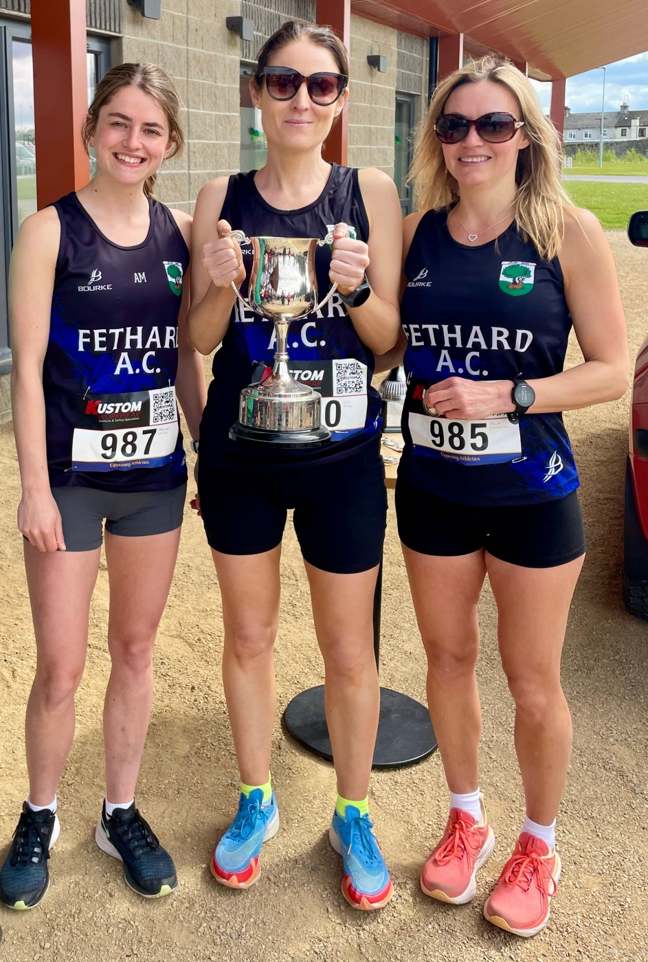 From left to right: Abaigeal Maher, Edel Roche (individual champion) and Paula Hendricksen