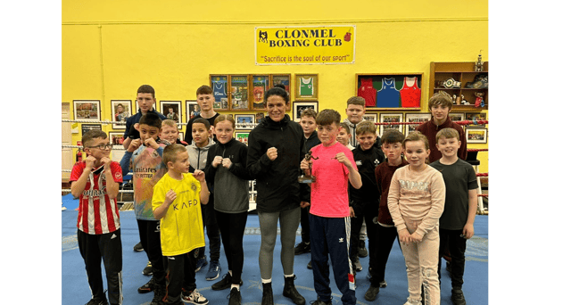 Shauna O'Keeffe with young members of Clonmel Boxing Club. Picture courtesy of Martin Fennessy