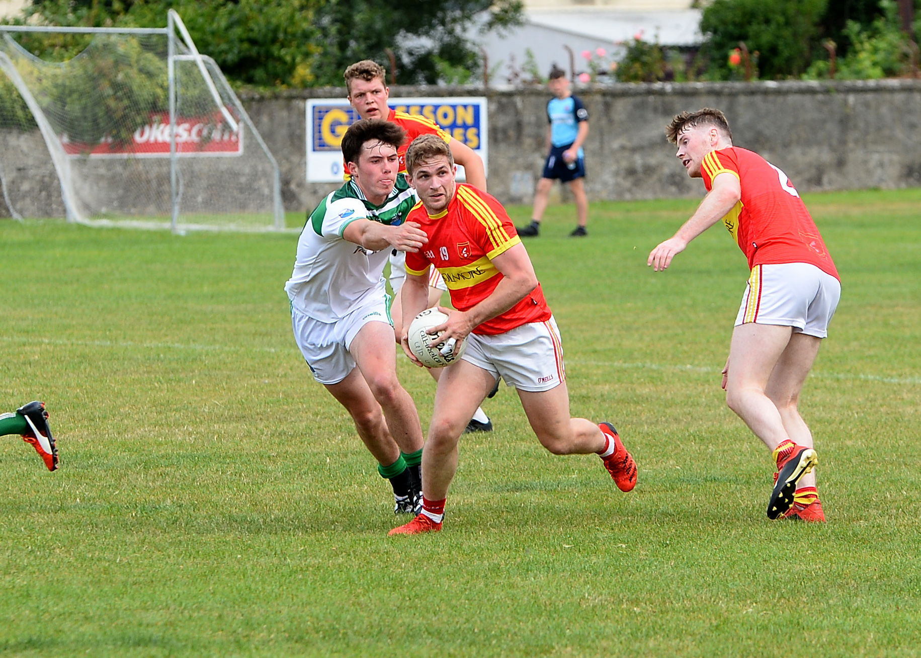 Killenaule's Eoin O'Connell sizes up his options as Cahir's Eoin Wyse prepares to challenge. Picture: Michael Boland