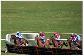 Action from Thurles Races this afternoon.