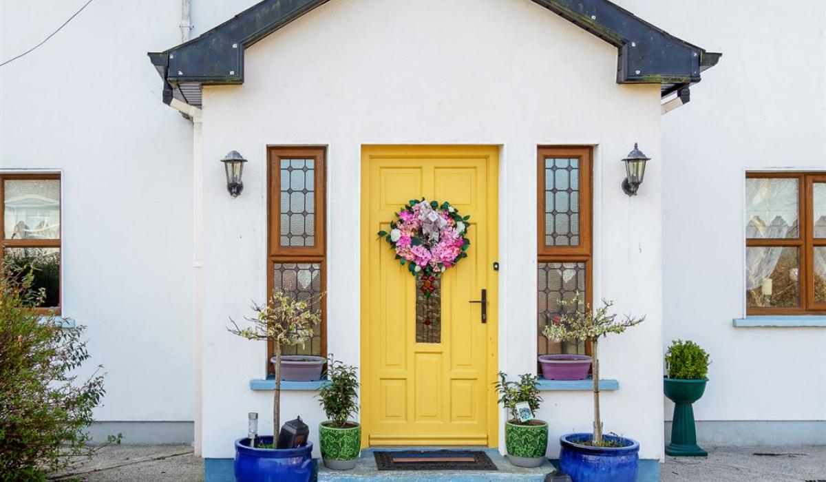 This stunning family home is on sale in Tipperary for €385,000 Page 1