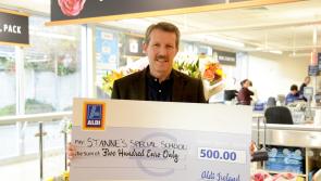 Aldi’s Roscrea store staff award St. Anne’s Special School €500 grant