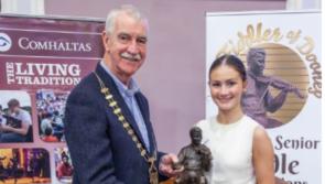 Fantastic performance by Tipperary musician Laoise Kennedy wins the 'Fiddler of Dooney 2024'