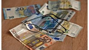 No tax cut for workers as Social Welfare recipients get weekly and Christmas hike