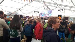 Watch: Mike Denver keeps everyone's spirits high on final day of the National Ploughing