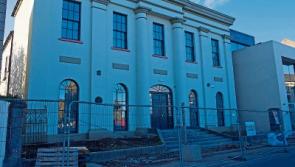 Councillor calls for removal of “step” at new plaza outside Carrick-on-Suir Town Hall