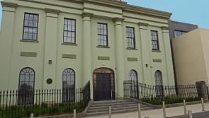Co. Tipperary councillor angry at continued delay in re-erecting de Valera monument at Carrick-on-Suir Town Hall 