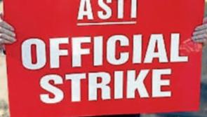 Clonmel teachers strike for rights of young colleagues