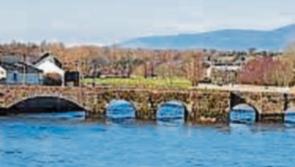 Carrick-on-Suir bridge and street re-open to traffic 