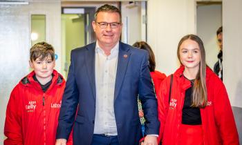 WATCH: Moment Tipperary North candidate Alan Kelly arrives at count centre