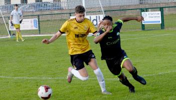 Goals and points are shared in tense Tipperary soccer local derby