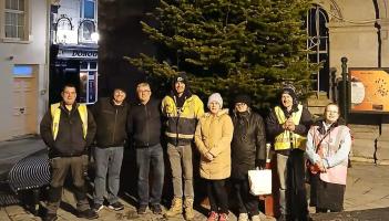 "Each decoration will represent loved ones,' - Tipperary locals invited to help decorate town tree