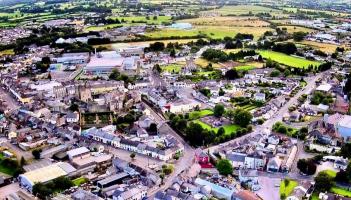 Roscrea town centre - photo: D. Keegan
