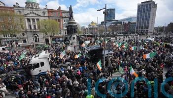 Cabinet to hold emergency meeting on sixth day of fuel protests