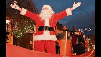 Winners of primary schools art contest to switch on Carrick-on-Suir's Christmas lights