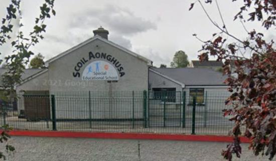 Deputy Michael Murphy supports the expansion at Scoil Aonghusa in Cashel.
