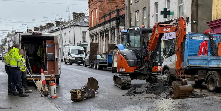 Leak leaves Tipperary street flooded just days after resurfacing works finish