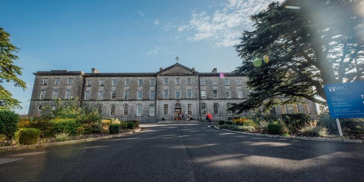 Tipperary-based academic plays key role in new TG4 Irish language quiz show