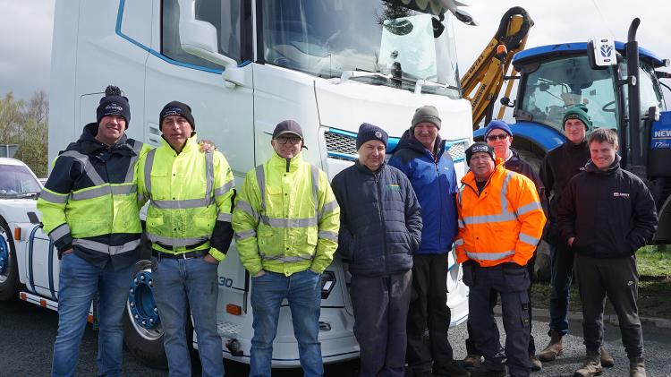 Blockade continues on M8 in Tipperary