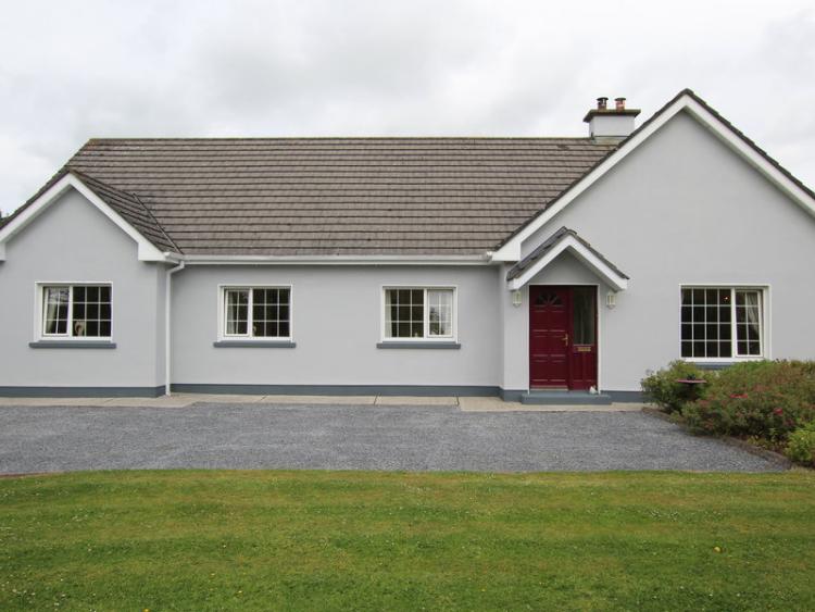 Stunning rural property boasting six bedrooms on sale in Tipperary for €290,000 Tipperary Live