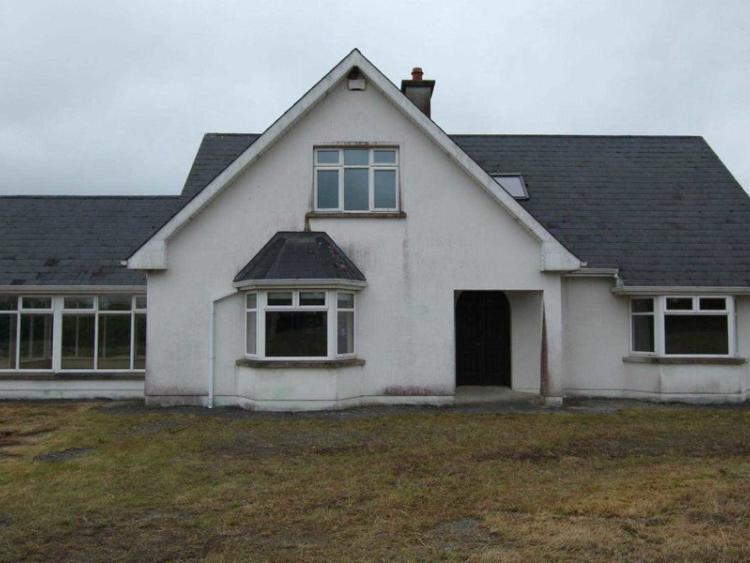 'A very rare find in this area,' massive house in Tipperary on sale for over €200,000