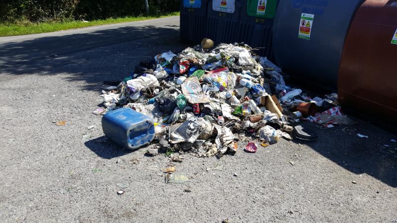 Dumping in close proximity to recycling banks in Kinlough to be cleared this week