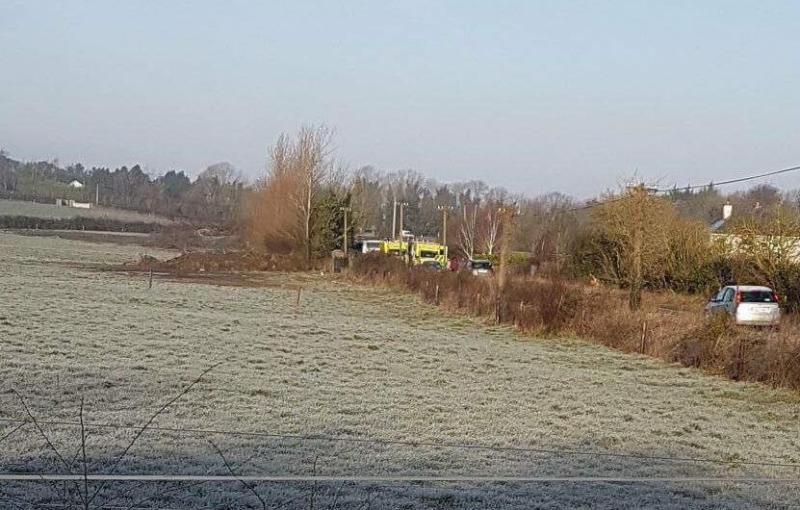 Schoolbus crash closes Tipperary road