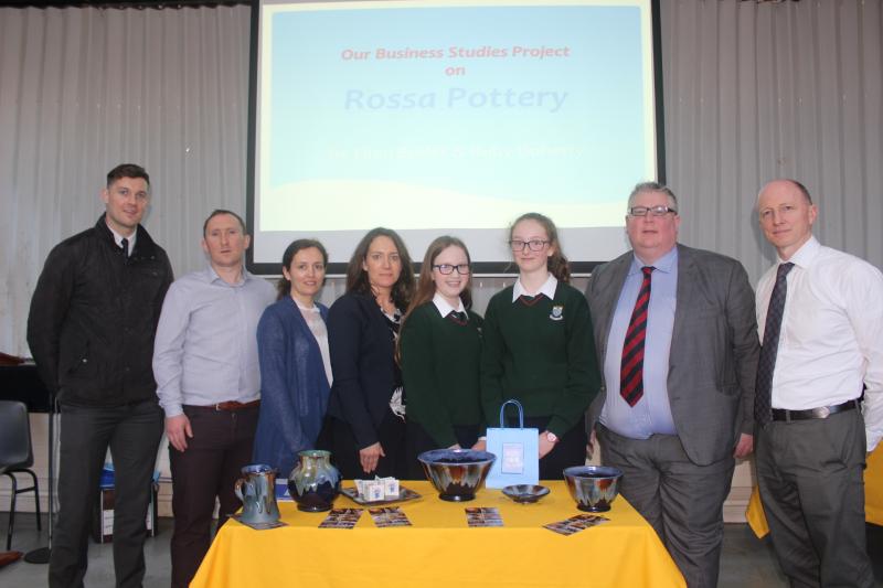 Tipperary hurler Séamus Callanan  presents prizes to Cashel Community School students 