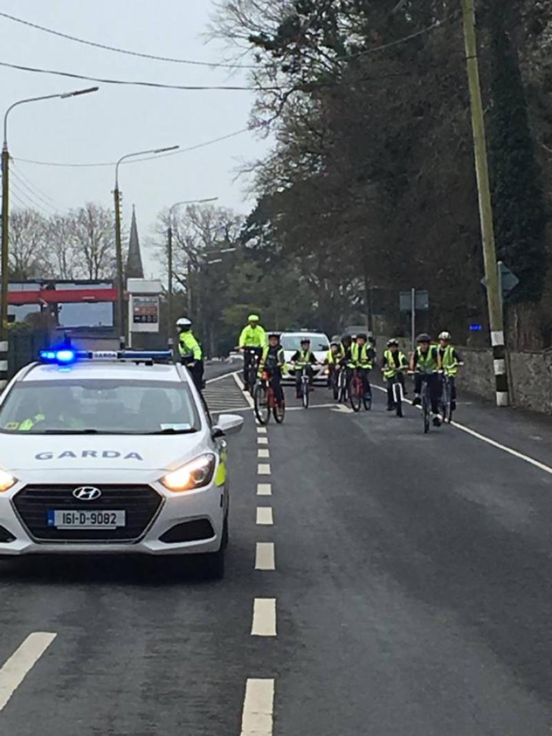 Tour de Cahir! Gardaí help schoolboys learn to cycle safely