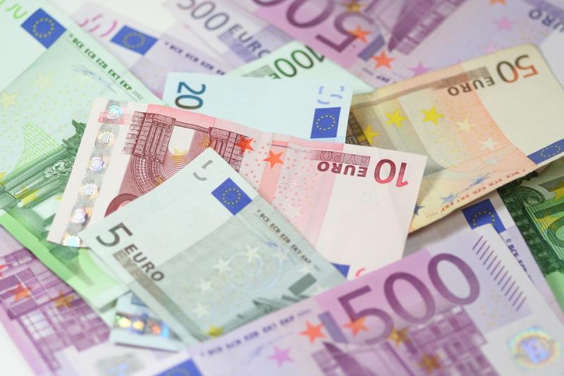 EuroMillions fever gripping Ireland as Tuesday’s Jackpot rolls to an incredible €140 million