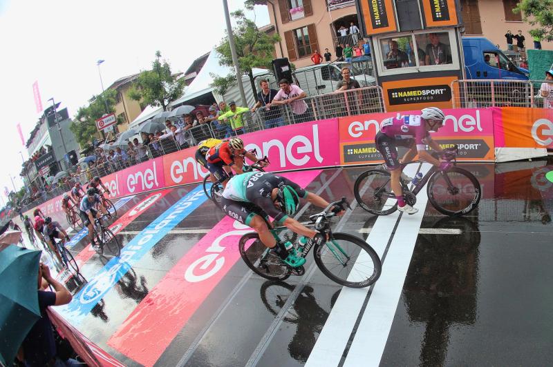 Sam Bennett crossing the line on stage 17 of the Giro d'Italia