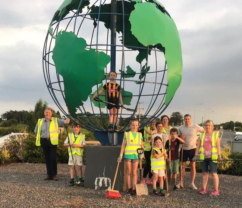 Urlingford Tidy Towns take over the world!