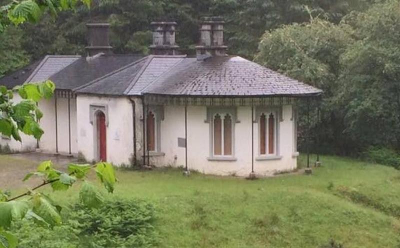 Boost for popular Tipperary building as Mountain Lodge receives Heritage Council Grant 