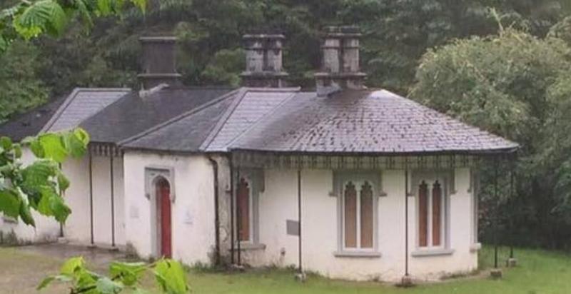 The historic Mountain Lodge in Glengarra Woods