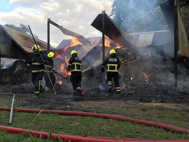Fire rampages through hay barn in Tipperary