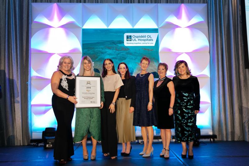Colette Cowan CEO, UL Hospitals Group, presents the Quality Improvement Award to Aoife Synnott, Michelle Maher, Sinead Killeen, Noreen Hough, Bridget Kelly and Elaine O’Sullivan