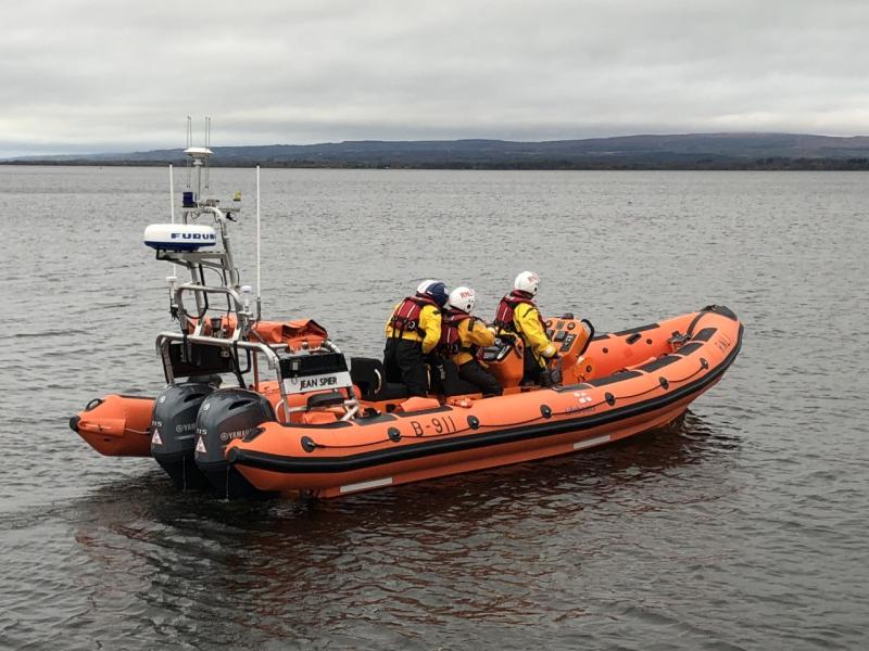 Lough Derg RNLI called into action after 27ft cruiser suffers engine failure