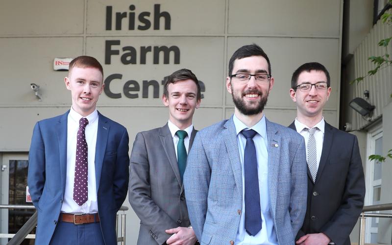 Macra President Thomas Duffy (front Centre) 