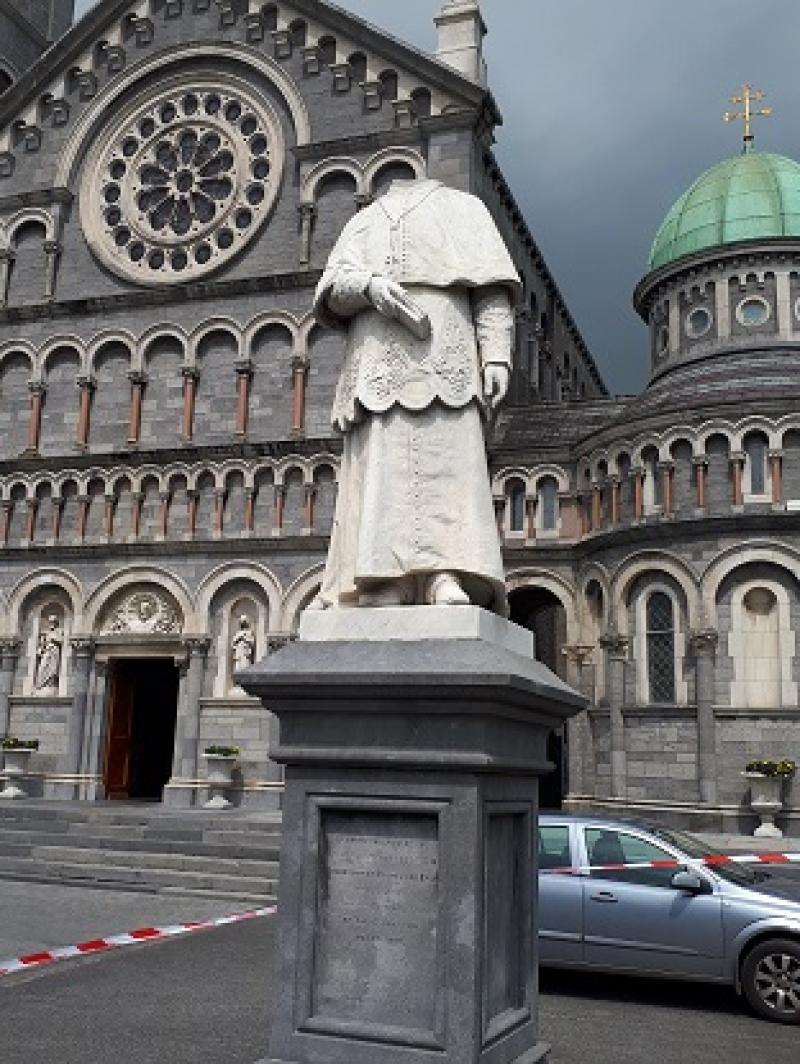 Statue