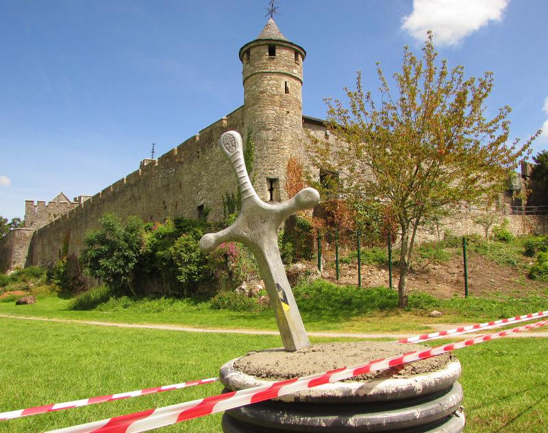 Excalibur sword returns to Cahir