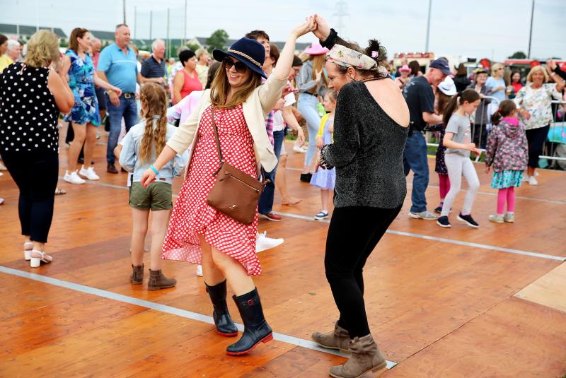County Music Fans - Head for Golden country music gig this Sunday afternoon