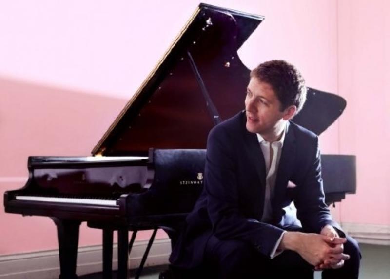 Finghin Collins announces Thurles concert