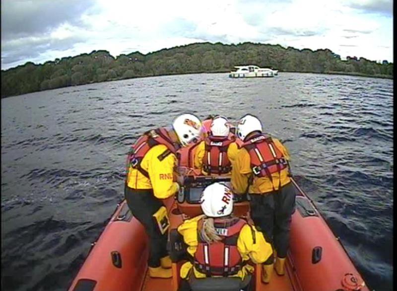 Tipperary RNLI rescues adults and child on boat taking in water