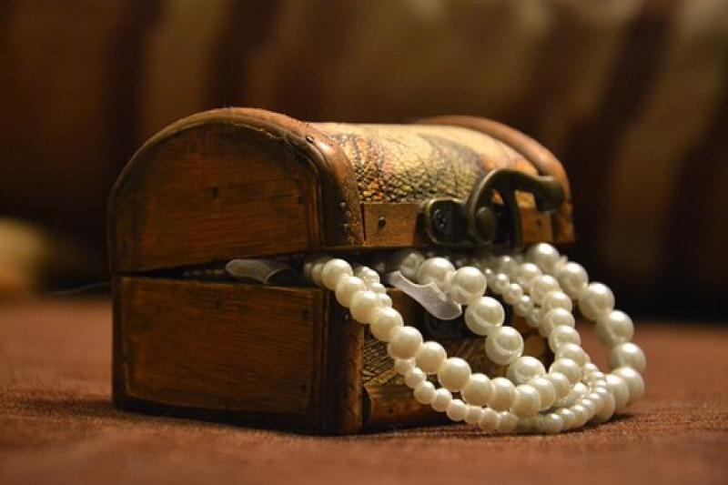 Appeal to help reunite owner who lost 'sentimental bracelet' at Feile music festival 