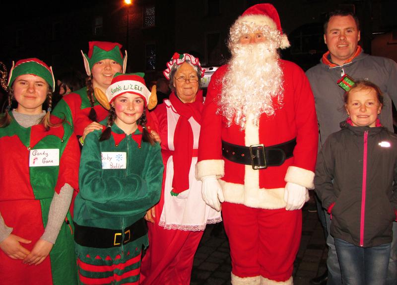 Santa arrives in Cahir to turn on Christmas lights
