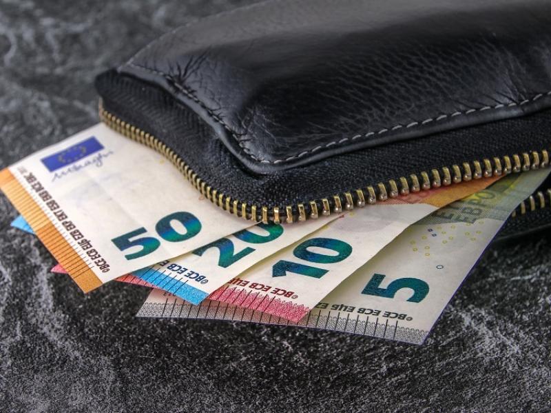 Know your Rights: Christmas Bonus