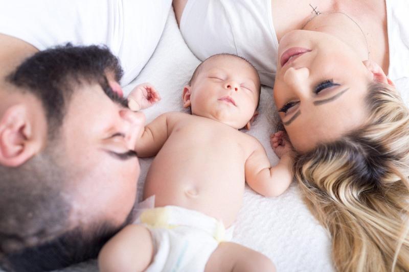 Cabinet signs off on extended parents' leave for mothers and fathers 