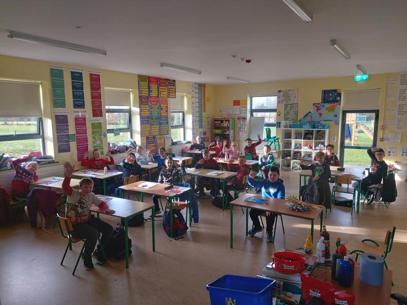 Tipperary primary school top the Irish itunes chart with festive hit